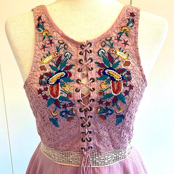 SoHo Chick Pink 🧚‍♀️ Dress/ Small/ Embroidery/ Floral/ Stripes/ Good Condition - Picture 3 of 15